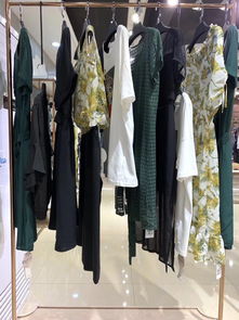 艾蜜雪女裝批發 一手貨源，折扣直供，賦能您的時尚零售事業